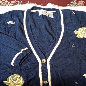 The Village men's small embroidered button down sweater (Rox353)